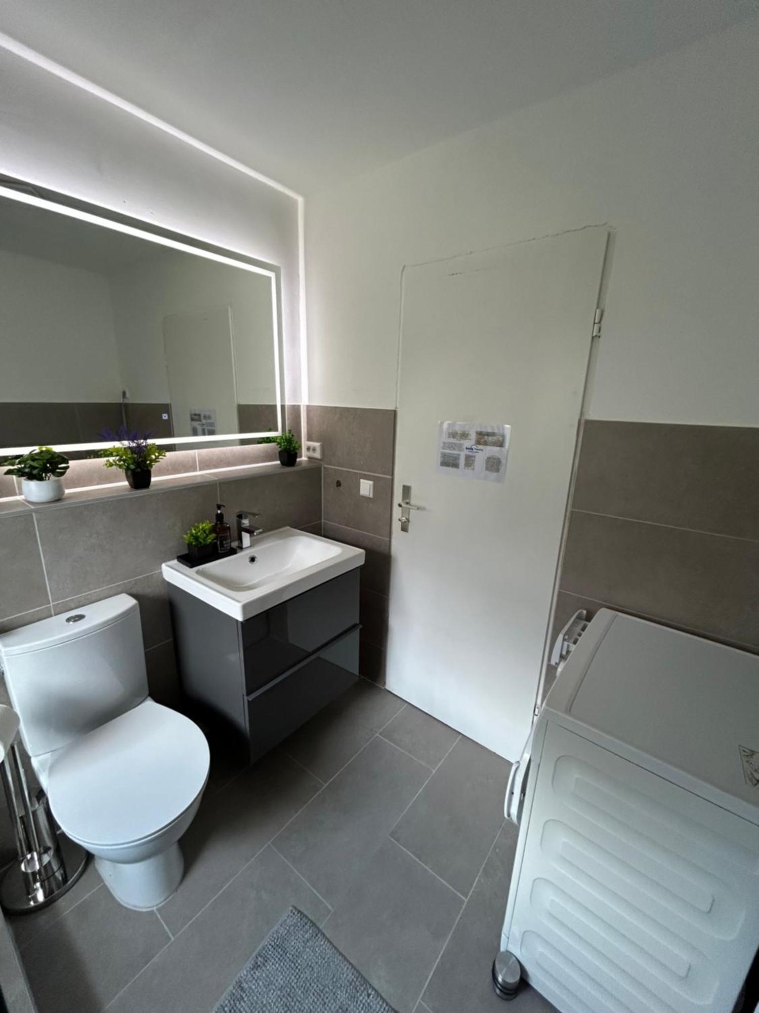 Renovated Flat - Prime Location Near Marienplatz Lägenhet Stuttgart Exteriör bild