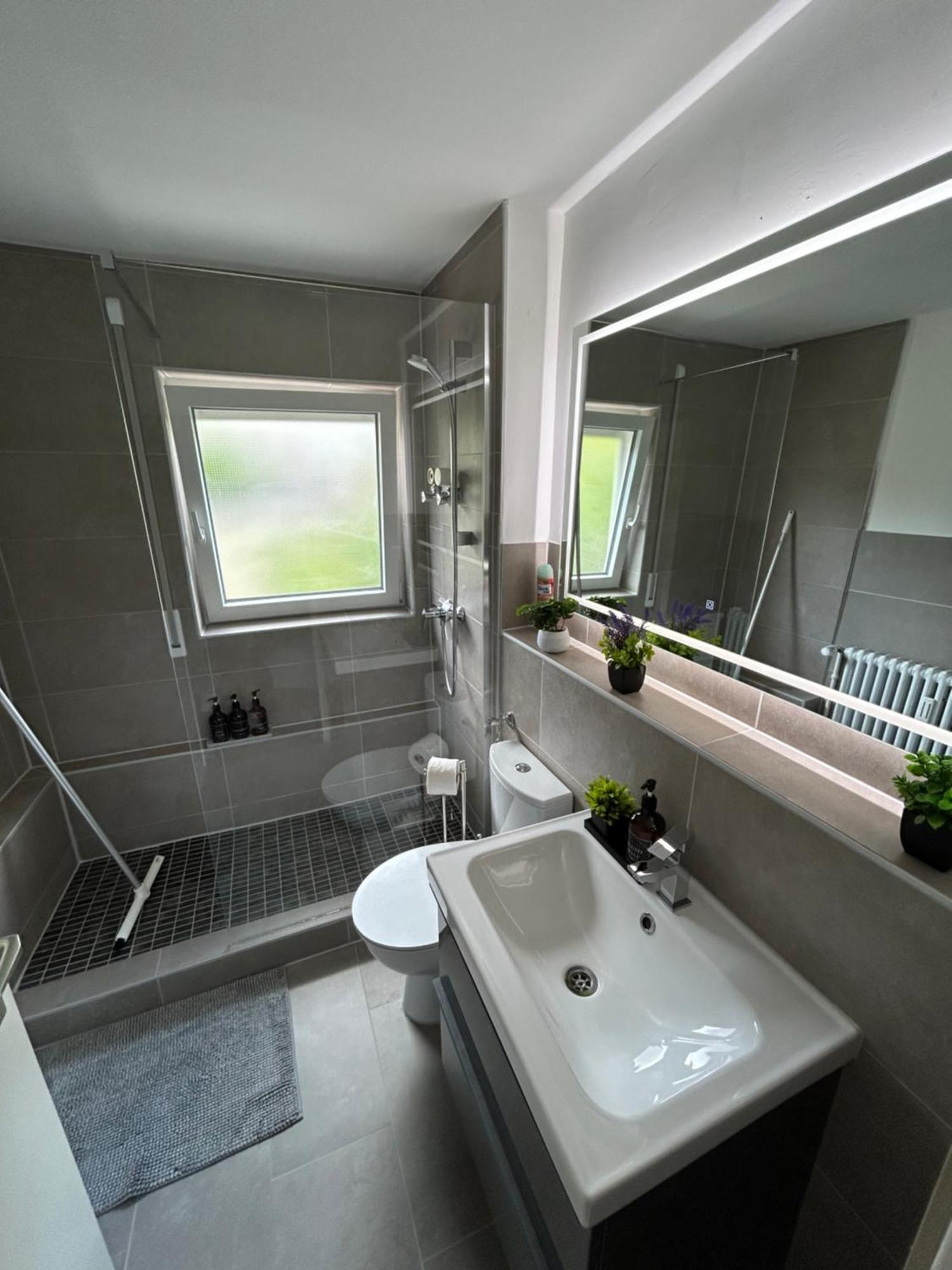 Renovated Flat - Prime Location Near Marienplatz Lägenhet Stuttgart Exteriör bild